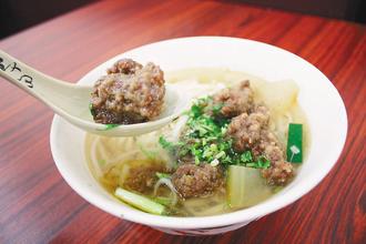 苗栗“不一样的面店”:排骨酥面一吃上瘾(图)