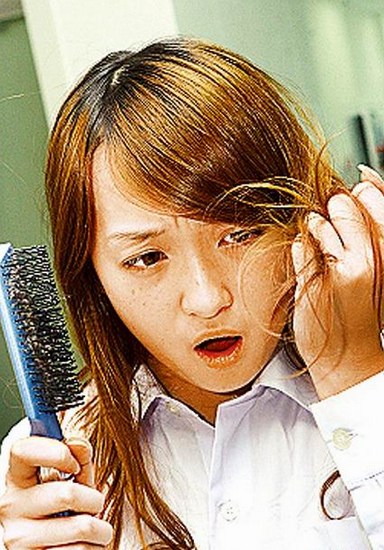 过度节食恐导致大量掉发