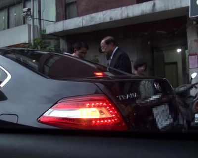 台官员上班时间按摩引热议“政务官”行为待规范