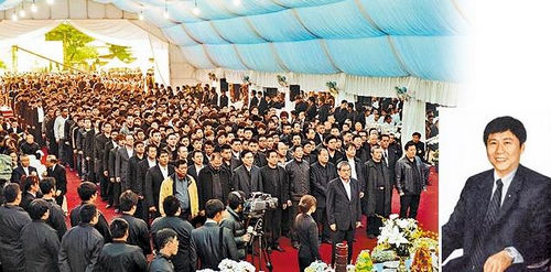 台一黑帮前帮主公祭万人送行300警力荷枪戒备