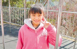 桃园小学五年级女童扛家计照顾瘫痪父和中风母