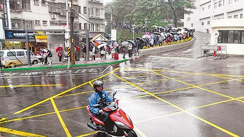 摩托车族车祸伤亡多台湾高校拟设摩托车驾训课