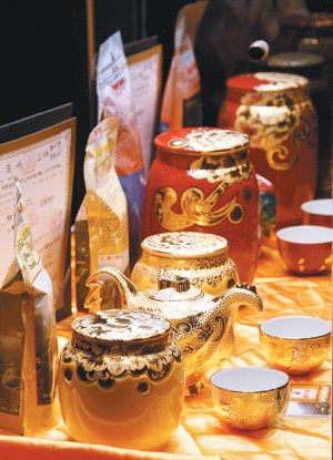 看好两岸送礼市场台商订出全球最贵茶礼盒(图)