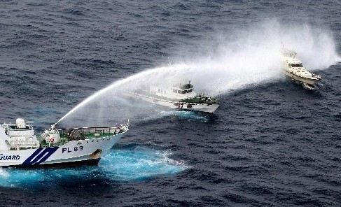 台湾保钓渔船欲送妈祖神像上岛受日方阻挠返航
