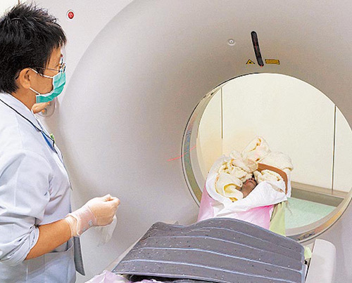 台医人医院是命就救给猴做CT帮狗做心导管术(图)