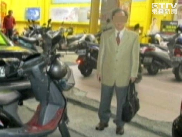 自称哈佛法学博士台男子身怀巨款偷300元话机