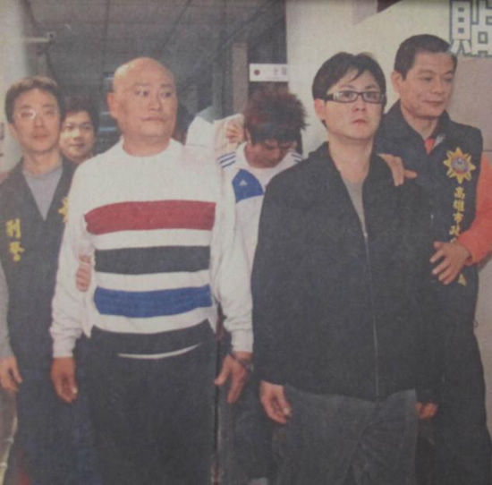 高雄一讨债首脑被封“皇帝”押人殴打样样来