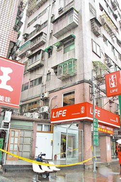 台女子半裸自杀被劝回假装回去穿衣又跳楼身亡