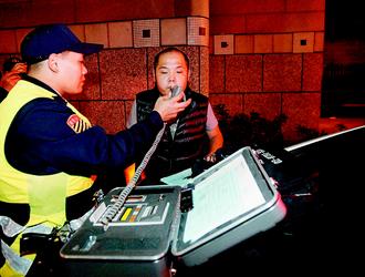 台酒驾新规重罚违规者21人至少罚款9万元(图)