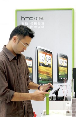 HTCOne����ʱ���ö�������S4����Ծ�