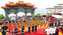 迎关公祖庙圣像绕境日月潭文武庙举办释奠古礼