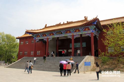 两岸媒体中原姓氏文化之旅:探访鲁山刘氏始祖苑