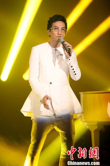 ������쵳�ڰ桶���Ǹ��֡�̨ý����Ӣ��ͨ��