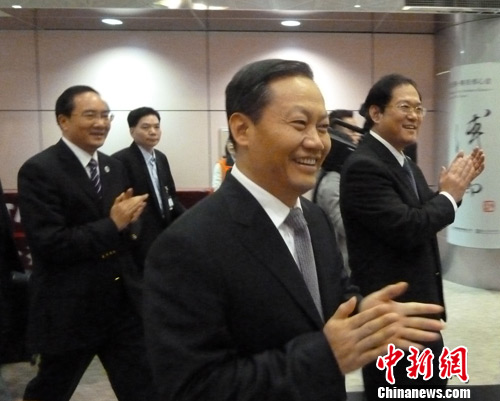 ���廪�ʹ��������ŵ�̨չ����������г�