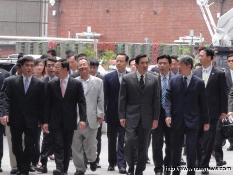 民调显示胡志强施政满意度垫底郝龙斌积重难返