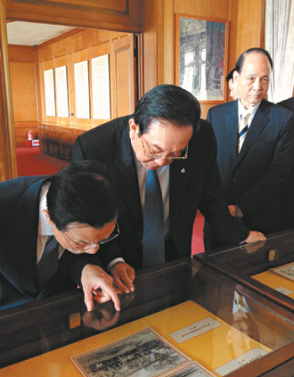 陈云林逛蒋介石阳明书屋行馆感佩蒋介石事母至孝