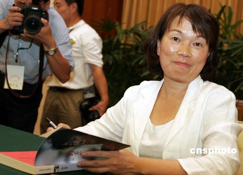 龙应台做梦后悔从政李鸿源:我没时间后悔