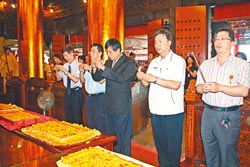 自杀率过高台湾宜兰县府给民众广发平安符