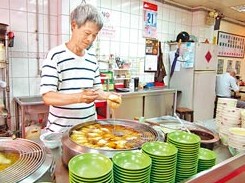 “毒淀粉”事件过后台北万华肉圆商家生意掉7成