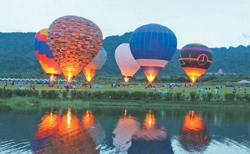 2013花莲翱翔季:热气球飞不了光雕秀来助阵