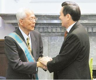 ��Ӣ�Ű�ѫ��ǰ̨�塰˾��Ժ����ʩ�����ջ���ҫ