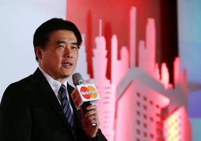 郝龙斌率团访问上海连胜文、郭台铭等人随行