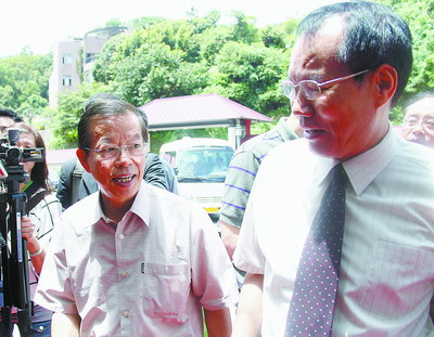 谢长廷首访大陆台企:两岸应祝福对方能壮大