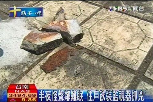 台南老公寓半夜传出敲打声居民不堪其扰互质疑