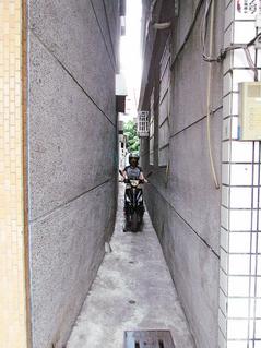 当地居民守规矩台湾“摸乳巷”没“摸乳”(图)