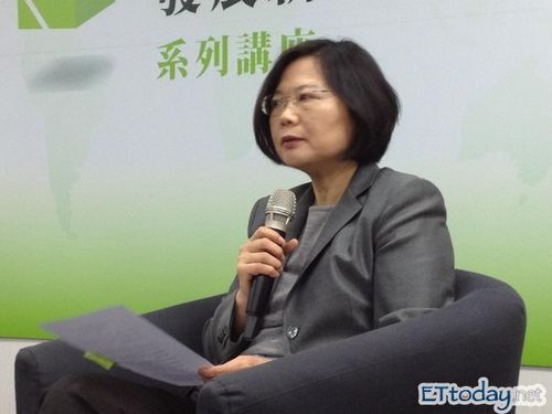 蔡英文回应民进党籍市长访大陆称以平常心来看