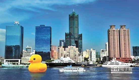 “大黄鸭”中秋节游进高雄高18米为亚洲之最(图)