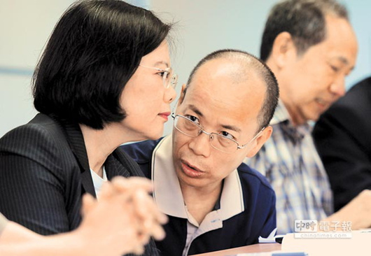 陈水扁幕僚要苏贞昌退出"大选" 助蔡英文参选