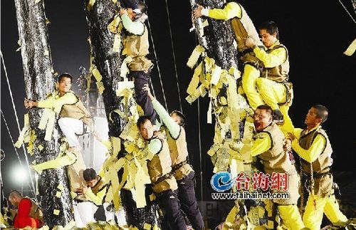 台湾宜兰头城“抢孤”登场政界大佬亲临现场