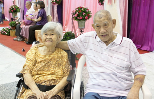 台湾老夫妻结发71年承诺“来世还做夫妻”(图)