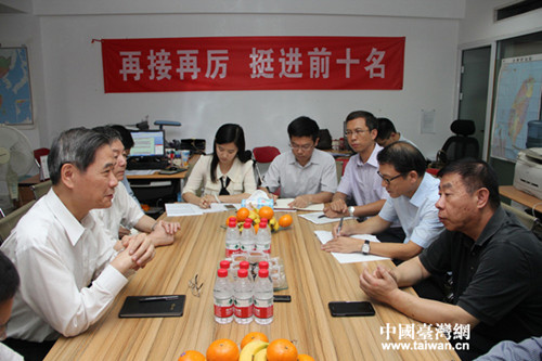 国台办主任张志军看望在京台湾记者致中秋问候