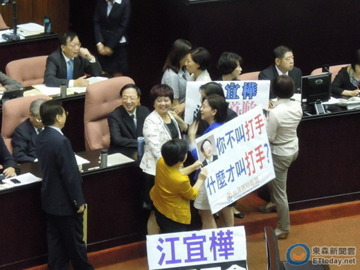 ��Ӫ��ռ��ϯ̨��ӪŮ������������ݡ�������