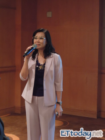 ��Ӫ��Ա�ػ����̬��ѡ̨���г���ȡŮ�Ե���