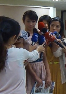 被爆恋上劈腿男台北美女议员:他早有正牌女友