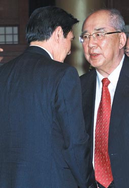 吴伯雄:若王金平提党内申诉愿当和事佬