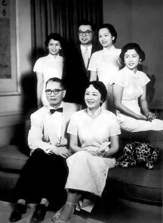 宋美龄忌日宋子文长女宋琼颐墓园追思(图)