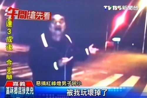 ���Ӷ����̵Ƶ���ʮ��·��ȫ����ƽ�ͨ����