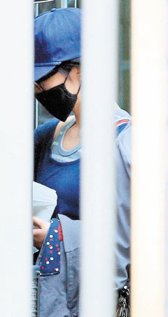 台湾双尸命案谢依涵被判死听宣判面无表情(图)