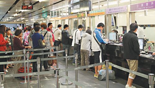 台湾高铁异常停驶误3万人坚持不额外赔偿(图)