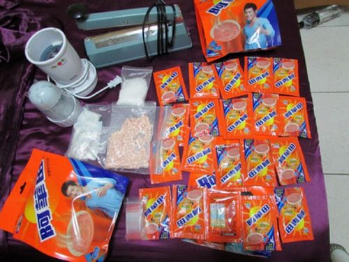 贩毒集团旅馆聚众吸毒毒品冒充阿华田仍被抓
