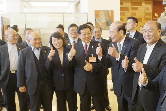 海协会长陈德铭吃嘉义火鸡饭竖拇指赞好吃(图)