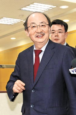 立法机构纪律会绿营当家撑腰:柯建铭“只诉苦”