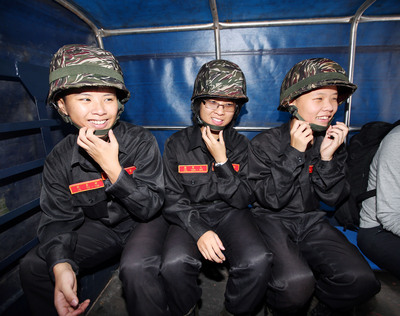 台湾首派女兵驻太平岛自辟开心农场种菜