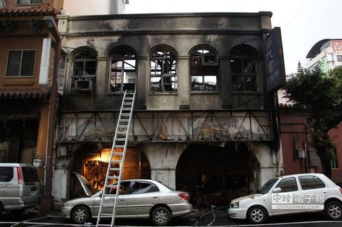 台中一民宅深夜突发大火致3死不排除人为纵火
