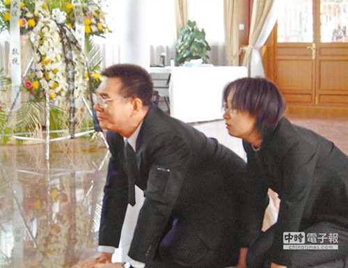 依旧通缉林毅夫?台媒:放下历史坚持回归人道