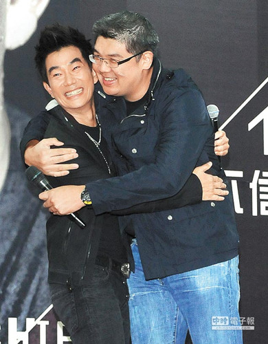 周玉蔻爆料连胜文炫富喝20万红酒邀任贤齐开唱